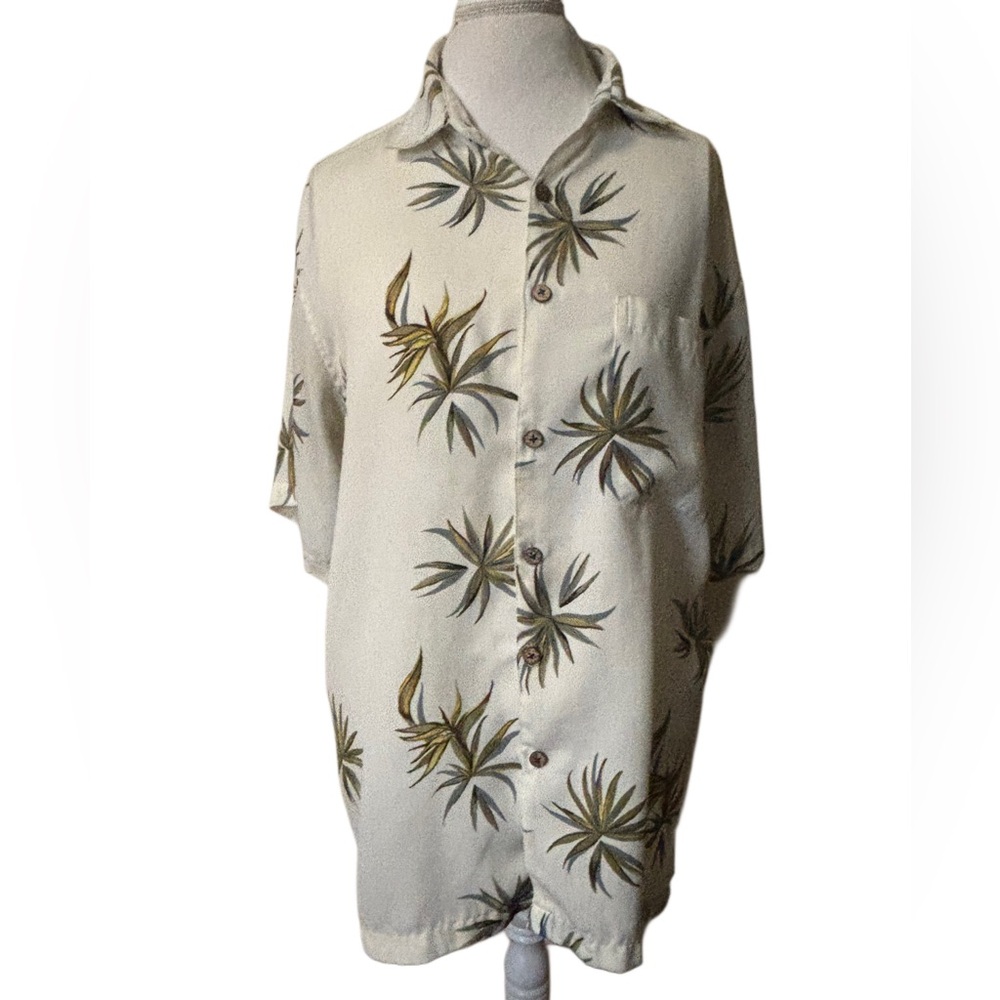 Premier International Tropical Men’s Shirt
Size M